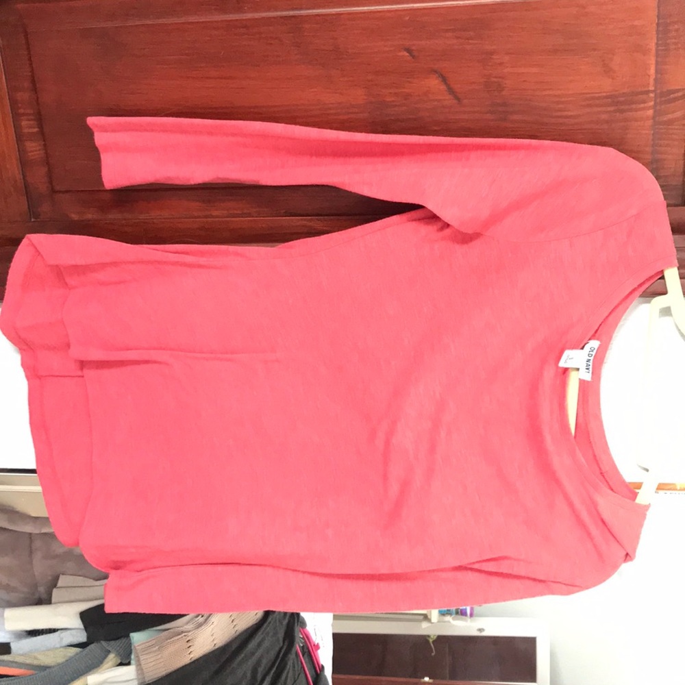 Salmon colored long sleeved tee soft